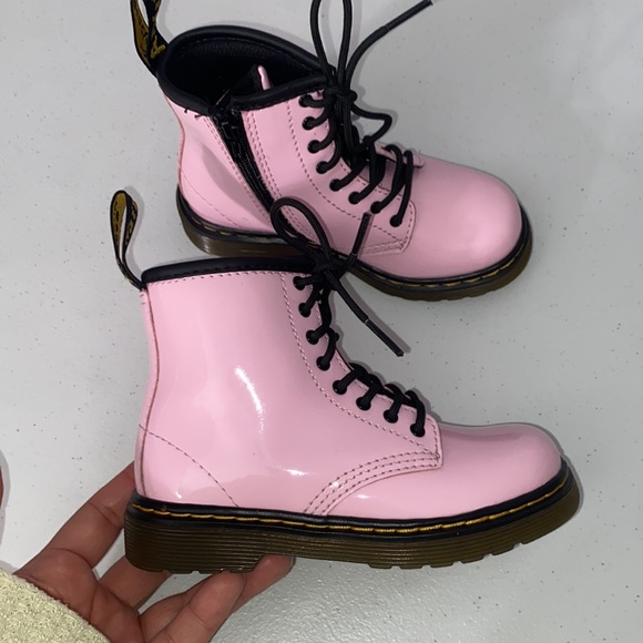 Dr. Martens Girl’s Pink Patent Leather Side Zip Boots Size 9 - Picture 3 of 11